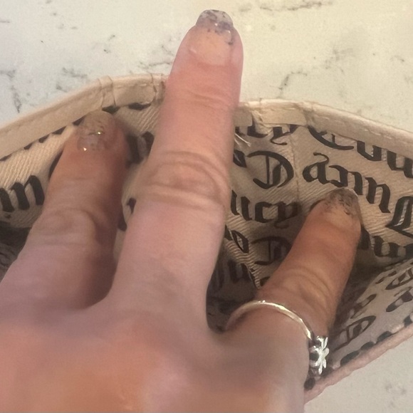 Juicy Couture Pink Embossed Wallet with Gold Heart EUC - Picture 5 of 8